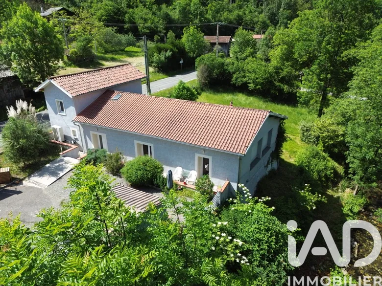 Maison 5 pièces 143 m² · à Sengouagnet · 143 m² · 299 000 €