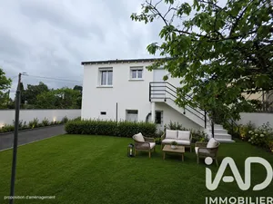 Townhouse in Saint-Avertin (37550)