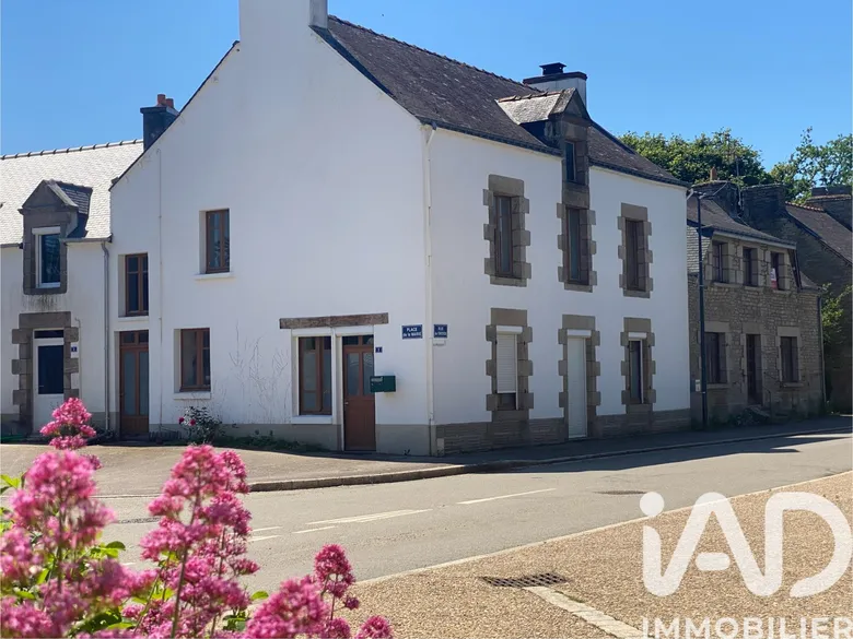 Maison 6 pièces 121 m² · à Lantillac · 121 m² · 85 000 €