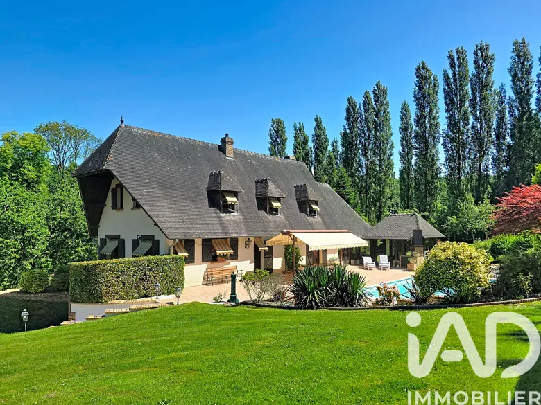 Maison 8 pièces 185 m² · à Saint-Germain-de-Pasquier · 185 m² · 575 000 €