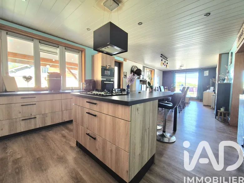 Maison 4 pièces 92 m² · à Saint-Priest-la-Prugne · 92 m² · 119 000 €