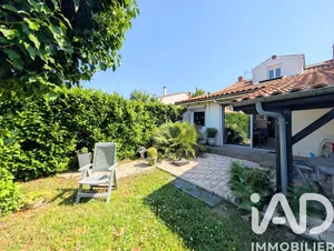 Townhouse in Bordeaux (33000)