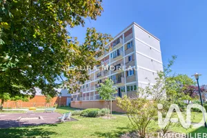 Apartment in Conflans-Sainte-Honorine (78700)