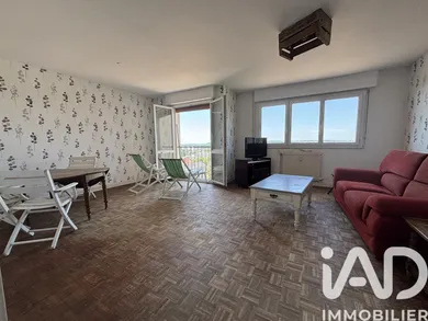 Apartment in Saumur (49400)