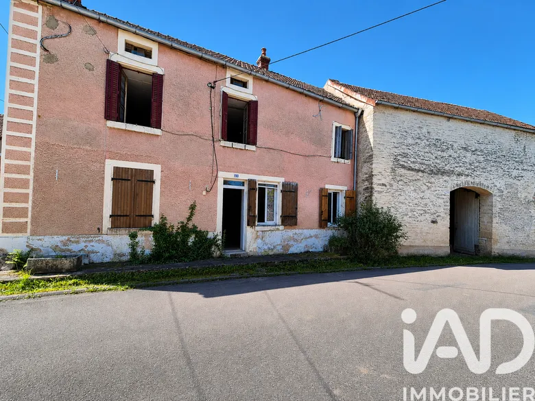 Maison 5 pièces 115 m² · à Asnières-en-Montagne · 115 m² · 45 000 €