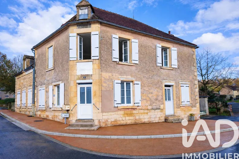 Maison 7 pièces 198 m² · à Sainte-Colombe-des-Bois · 198 m² · 66 000 €