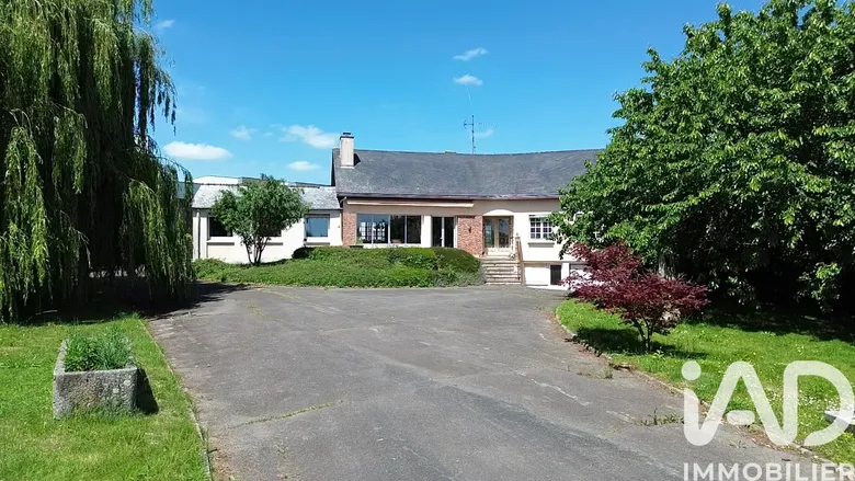 Maison 8 pièces 357 m² · à Laval · 357 m² · 468 000 €
