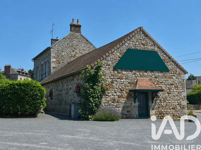 3 pièces 150 m² · à Domfront · 150 m² · 156 000 €