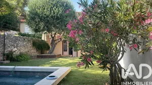 Maison à Villeneuve-lès-Avignon (30400)