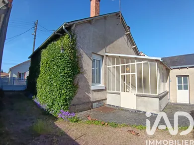 House in Thouars (79100)