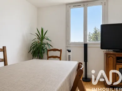 Apartment in Chatou (78400)