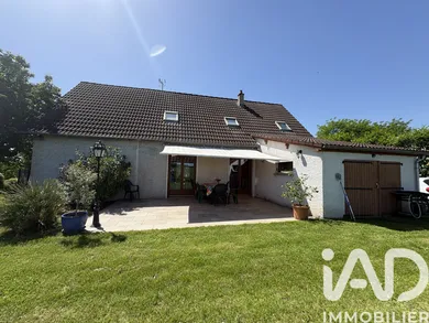 Traditional house in Baule (45130)
