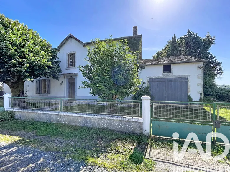 Maison 7 pièces 176 m² · à Faymoreau · 176 m² · 170 000 €