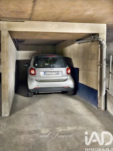 Parking à Paris (75015)