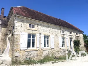 Maison de campagne à Cussangy (10210)