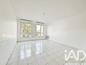 Apartment in Longjumeau (91160)