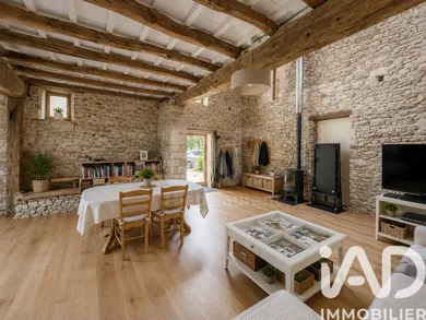 Maison traditionnelle à Lavau sur loire  (44260)