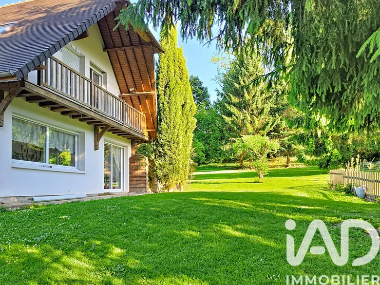 Maison 7 pièces 200 m² · à Saint-Germain-de-Pasquier · 200 m² · 425 000 €