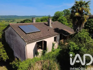 Maison de village à Saint-Michel-Loubéjou (46130)