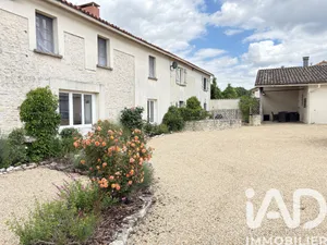 Maison de campagne à Chaunay (86510)