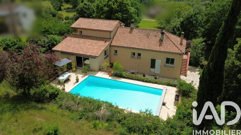 Maison 7 pièces 167 m² · à Douelle · 166,8 m² · 270 000 €