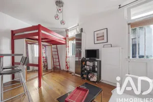 Apartment in Paris (75017)