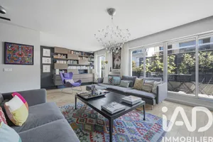 Apartment in Paris (75015)
