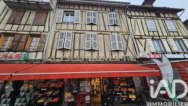 Immeuble 251 m² · à Maurs · 251 m² · 147 000 €