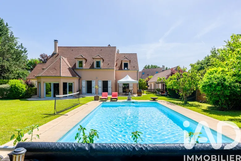 Maison 10 pièces 286 m² · à Feucherolles · 285,6 m² · 1 250 000 €