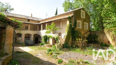 Building in Bagnols-sur-Cèze (30200)