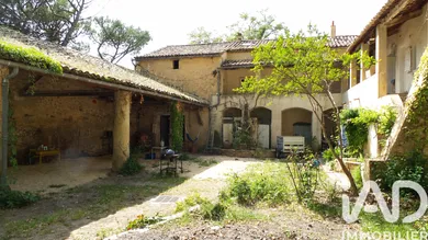 Building in Bagnols-sur-Cèze (30200)