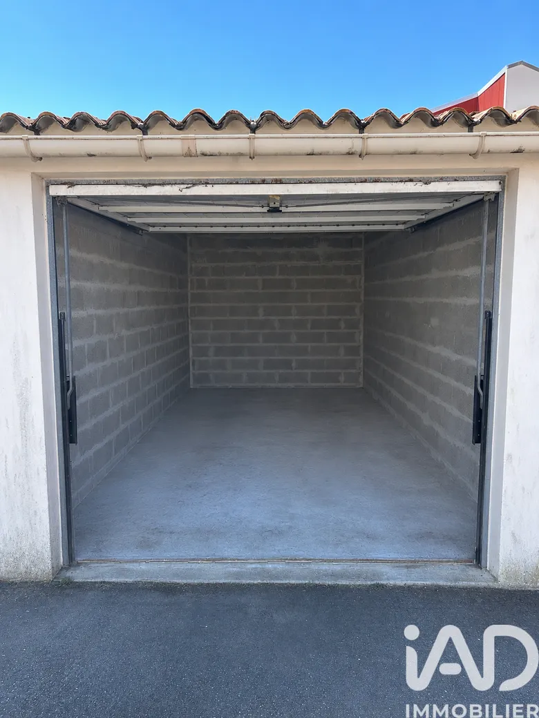 Parking 16 m² · à Les Sables-d'Olonne · 15,5 m² · 62 000 €