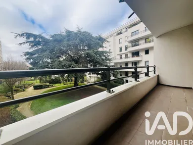 Apartment in Châtillon (92320)