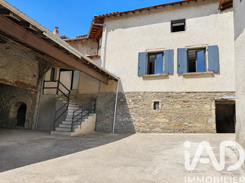 Maison 6 pièces 128 m² · à Thurins · 127,8 m² · 240 000 €