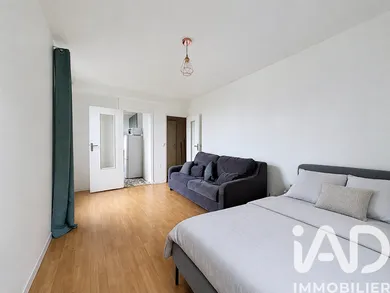 Apartment in Thiais (94320)