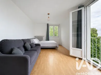 Apartment in Thiais (94320)