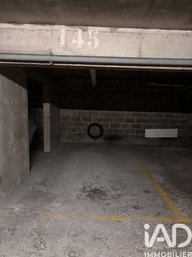 Parking à Paris (75013)