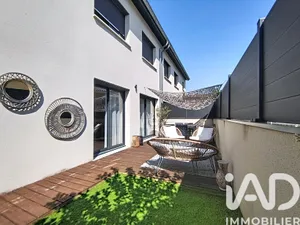 Townhouse in Saint-Genis-les-Ollières (69290)