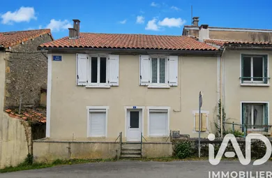 Maison de ville à Ruffec (16700)