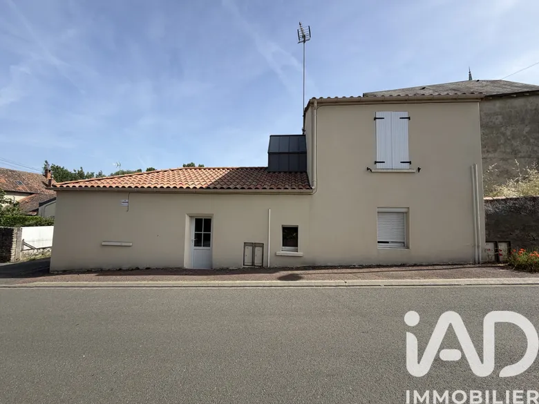 Maison 3 pièces 68 m² · à Saint-Varent · 68 m² · 85 000 €