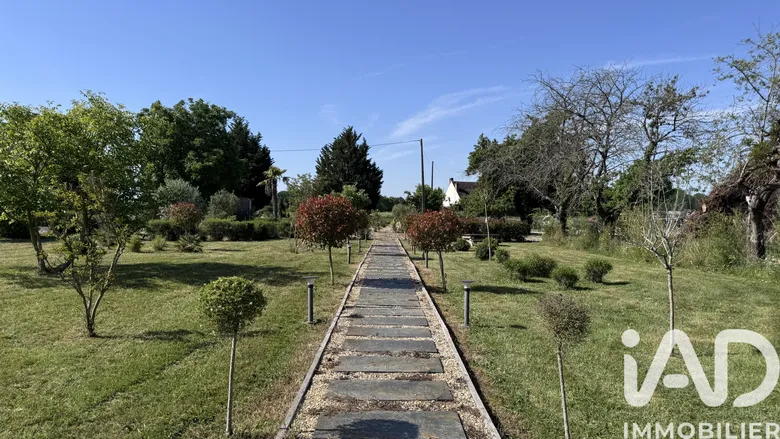 Terrain à Bazoches-sur-le-Betz (45210) · 126 000 €
