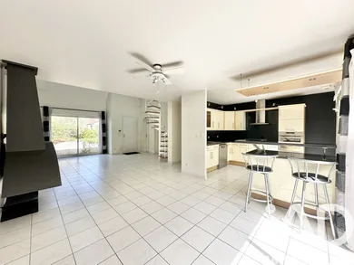 Maison à Sainte-Geneviève-des-Bois (91700)