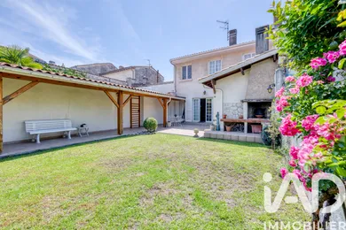 Townhouse in Bordeaux (33800)