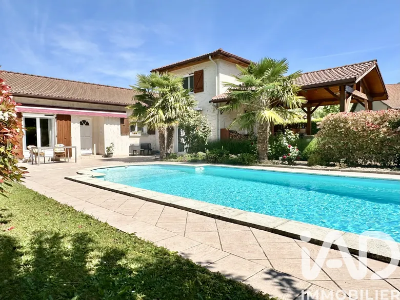 Maison 5 pièces 141 m² · à Voiron · 141 m² · 480 000 €