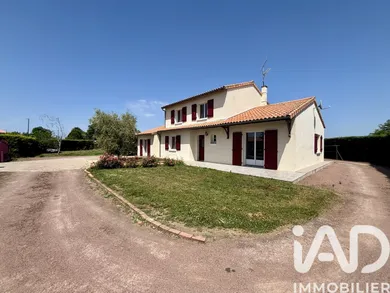 Maison de campagne à Thouars (79100)
