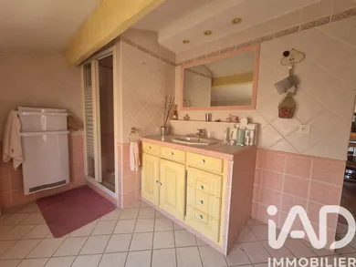 Building in Beaucaire (30300)