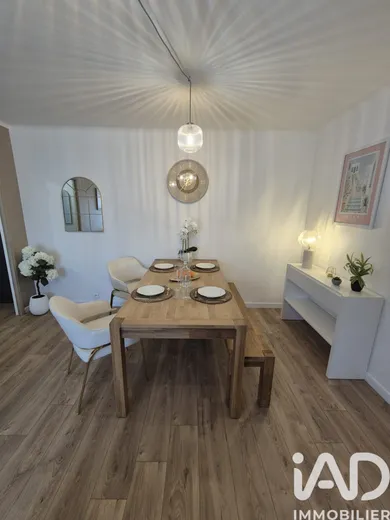 Apartment in Pernes-les-Fontaines (84210)