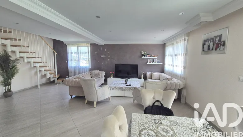 Appartement 5 pièces 118 m² · à Villers-le-Lac · 118,4 m² · 395 000 €