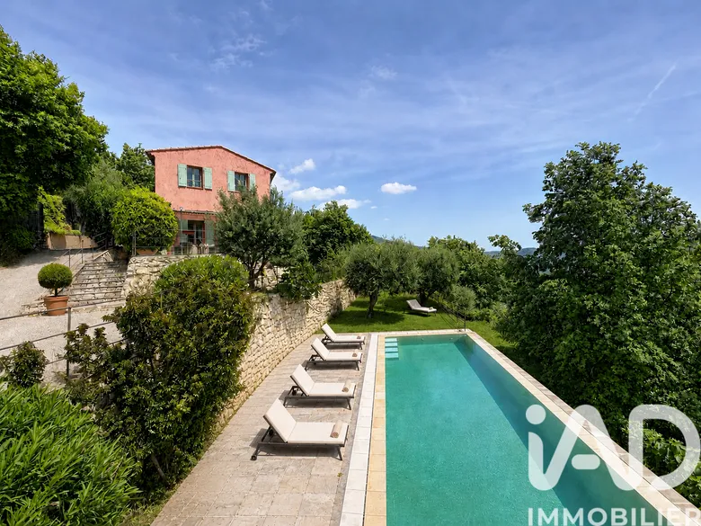 Maison 6 pièces 198 m² · au Bar-sur-Loup · 198 m² · 1 300 000 €