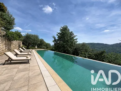 Maison traditionnelle à Le Bar-sur-Loup (06620)